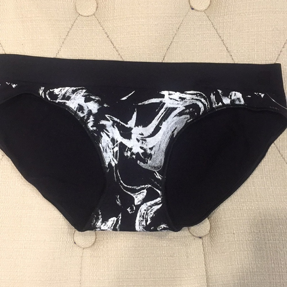 Bundle me! NWT Fabletics everyday brief.
